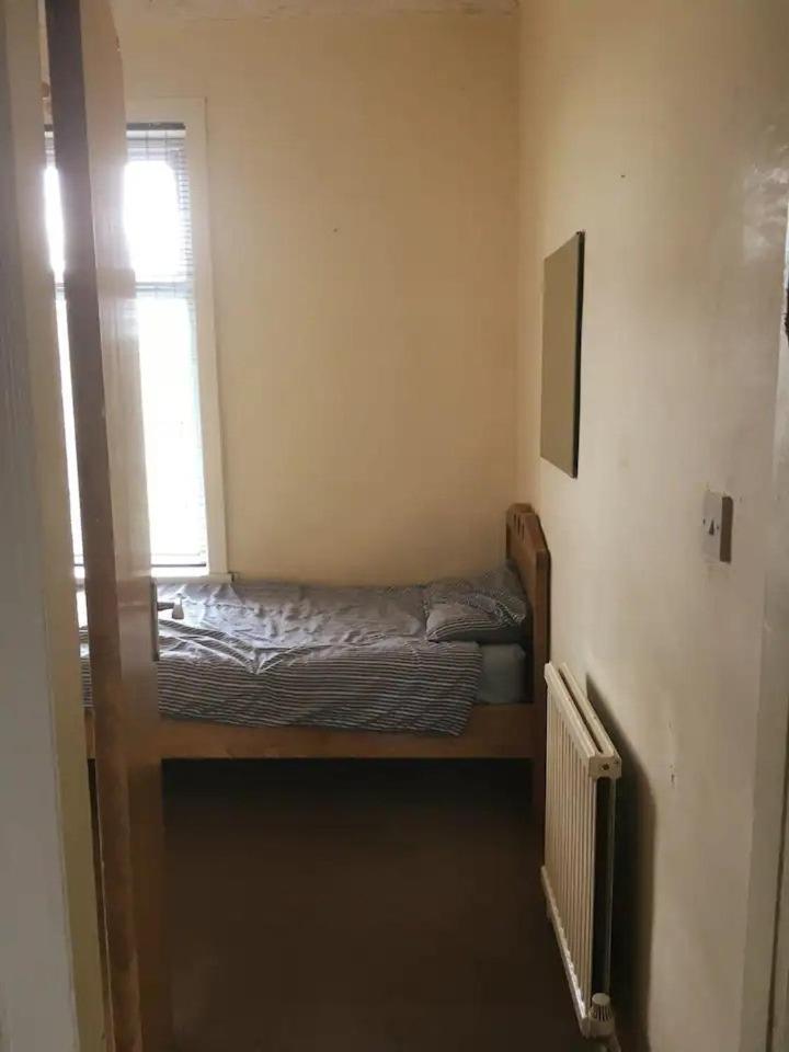 Single Room - Town & University Nearby, 24H Bus, Airport-Linked 맨체스터 외부 사진