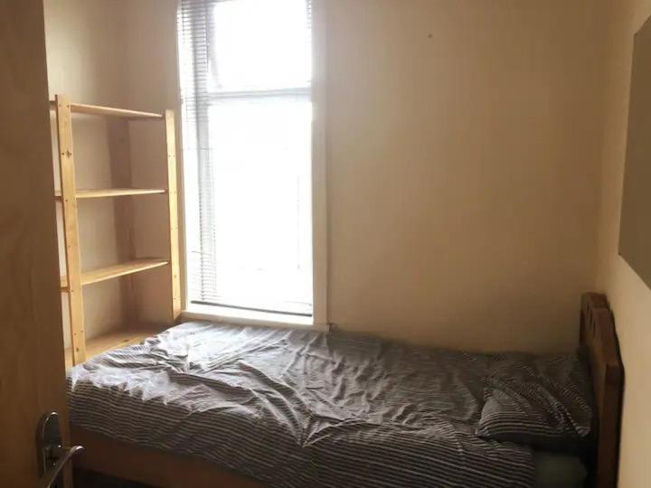 Single Room - Town & University Nearby, 24H Bus, Airport-Linked 맨체스터 외부 사진